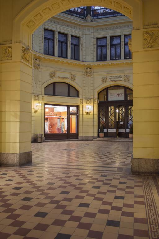 Octagon Main Square Apartment Zagreb Ngoại thất bức ảnh